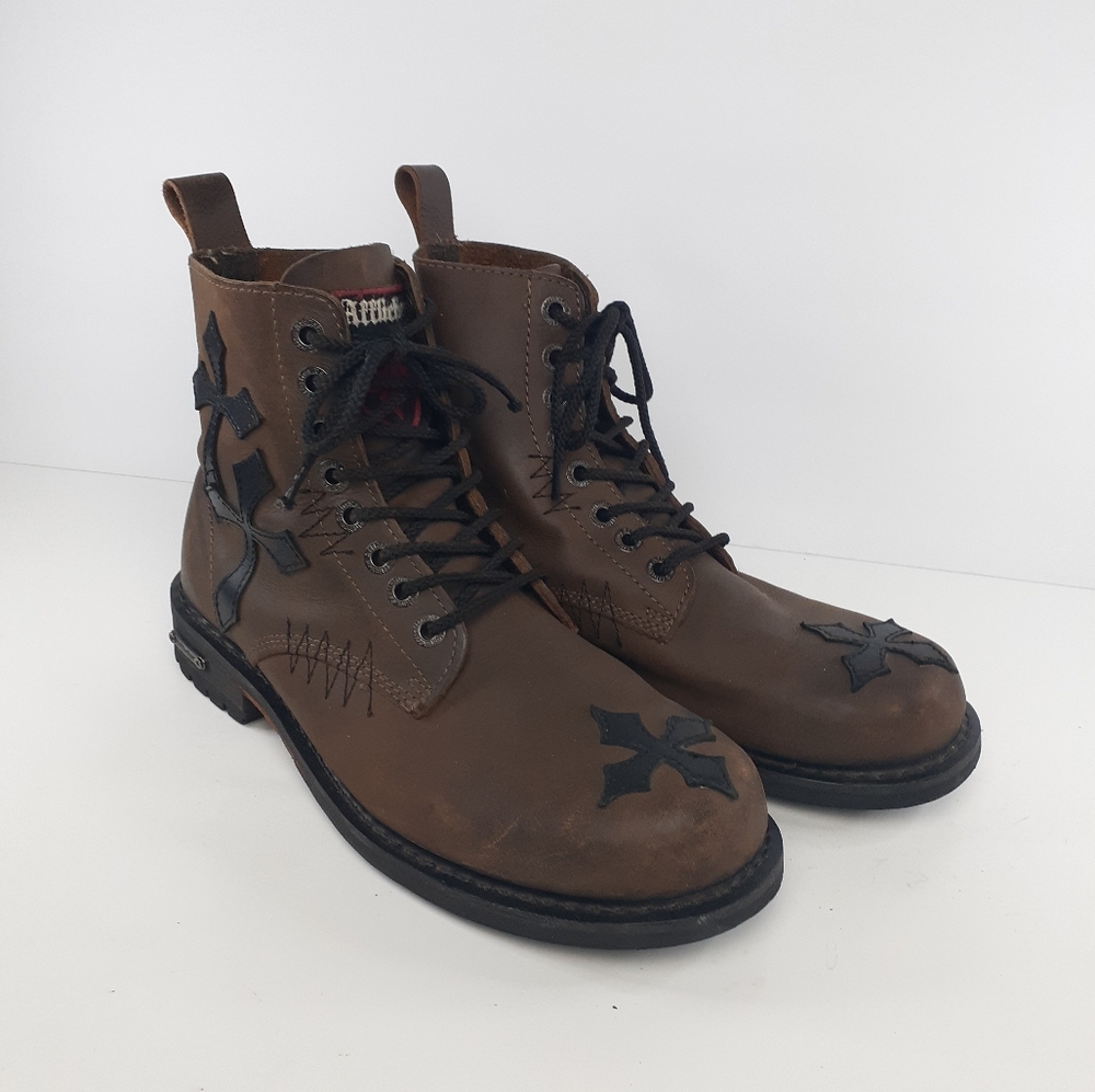 RARE Affliction Cross Combat Boots Size 9 great condition!